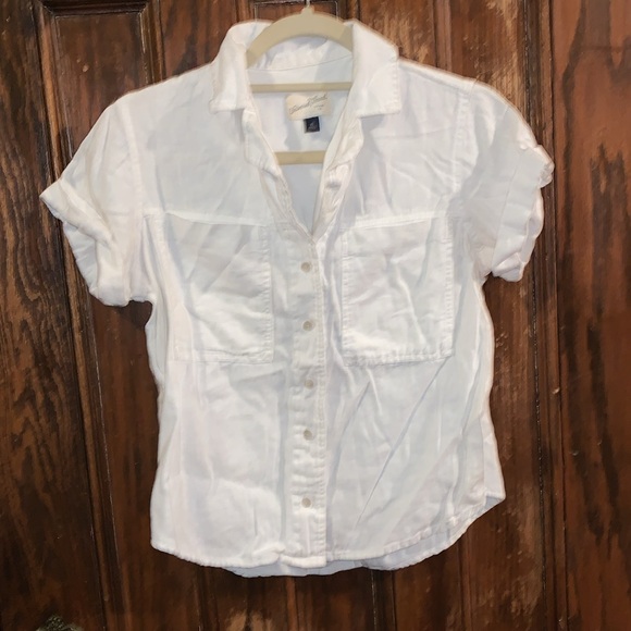 Universal Threads button up short sleeve top - Picture 3 of 6